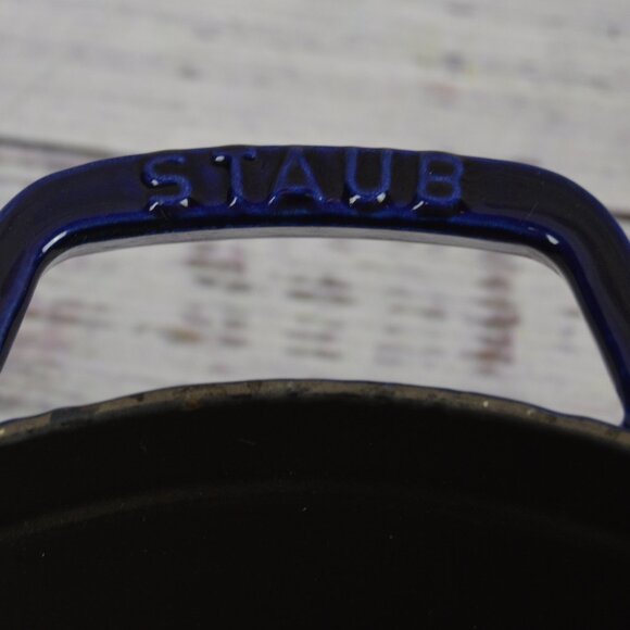 Staub 22 Blue Enameled Dutch Oven 2.6L NO LID GUC READ - Picture 7 of 13